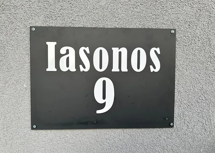 Iasonos 9 Luxury Apartamento Tríkala